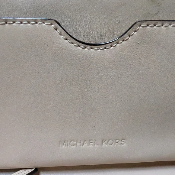 Michael Kors Jet Set Wallet In Metallic Rose Gold - Picture 3 of 8